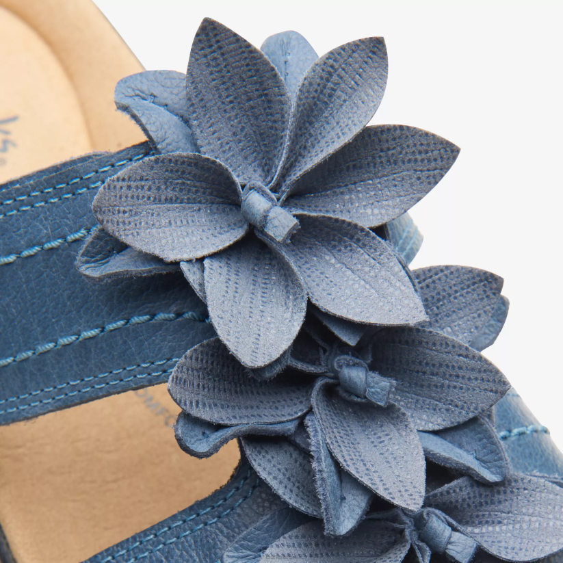 V26828 עור כחול Clarks מרליה ריילין