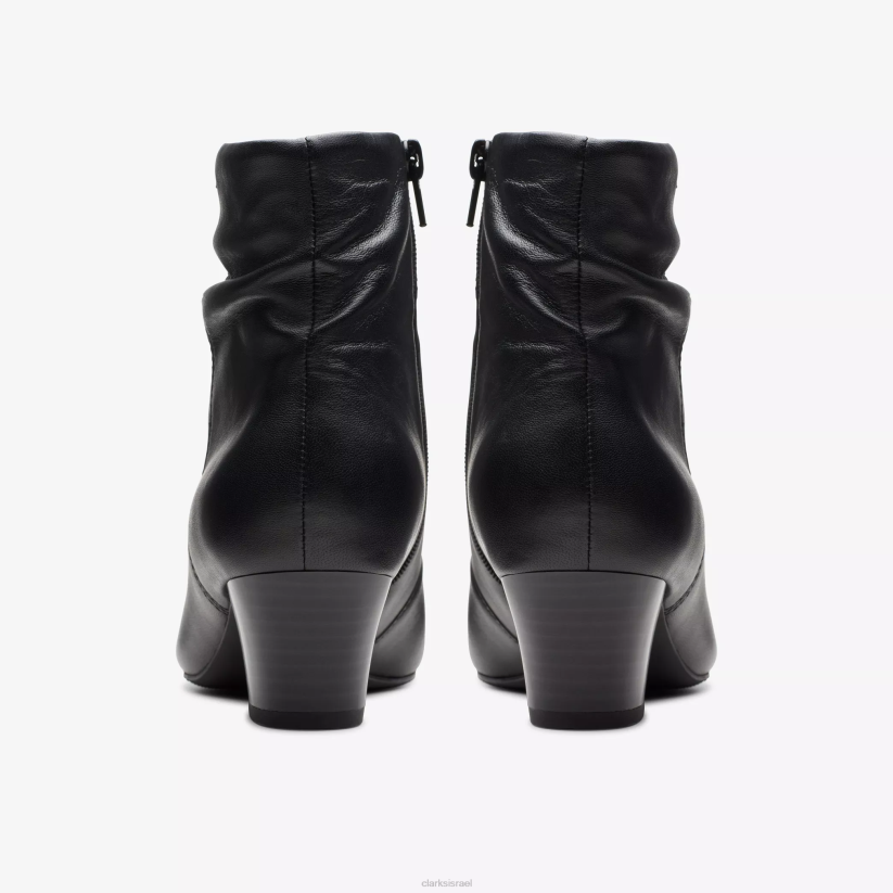 V268434 עור שחור Clarks תרזה לדלג