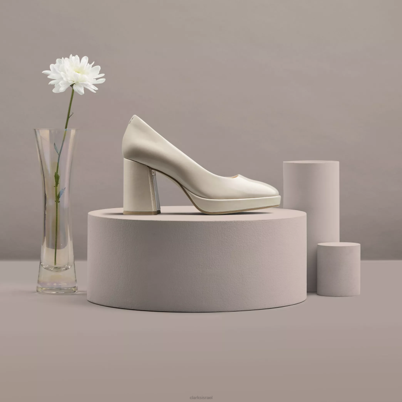 V268500 פטנט חול Clarks מגרש זויה 85