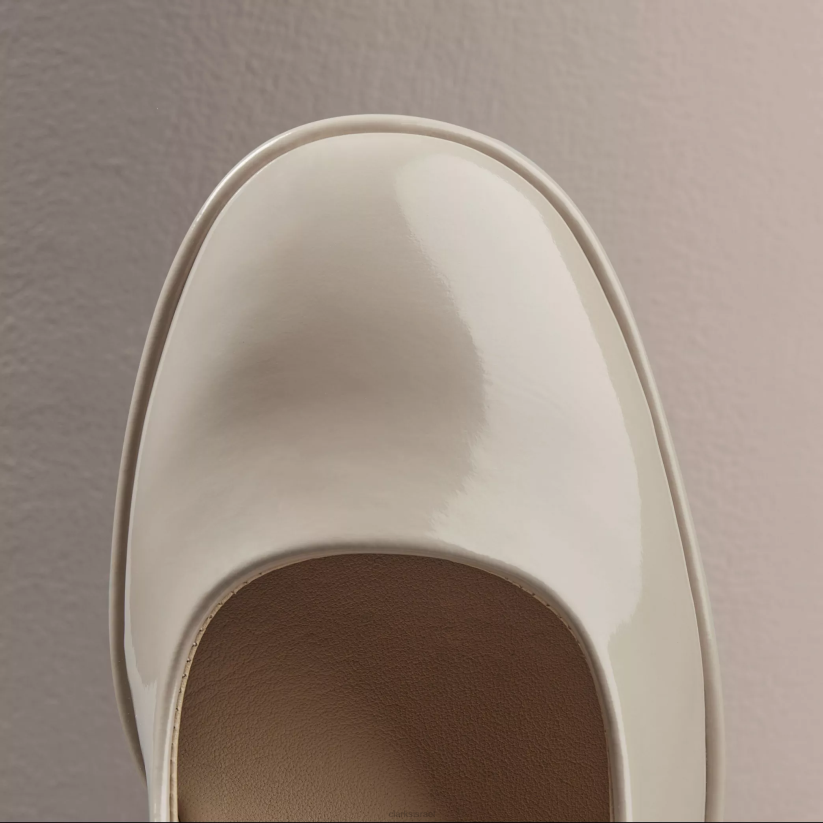 V268500 פטנט חול Clarks מגרש זויה 85