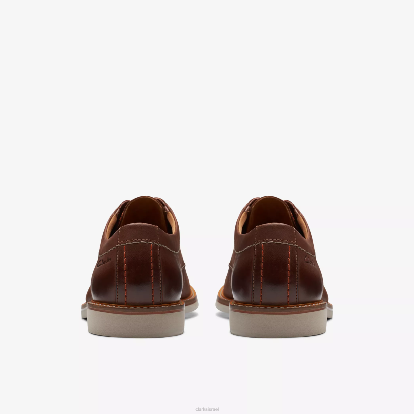 V268719 עור שזוף כהה Clarks תחרה מעור אטיקוס