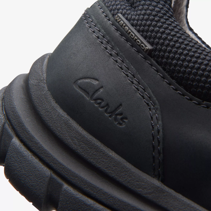 V268901 עור שחור Clarks צעד walpath